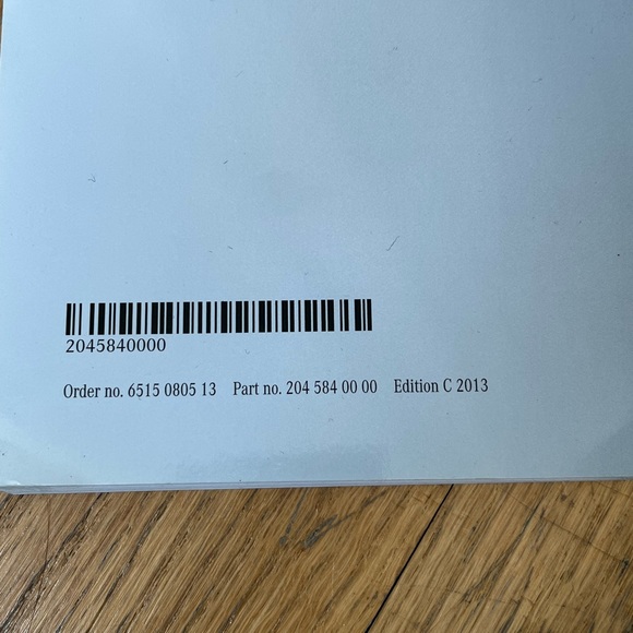 Mercedes Benz Operators Manual/Book and Case - Picture 7 of 16